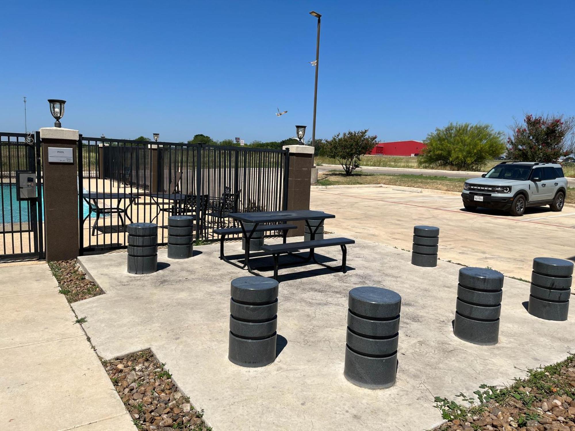 Quality Inn & Suites Pearsall Exterior foto